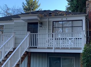 1717 NE 92nd St, Seattle, WA 98115