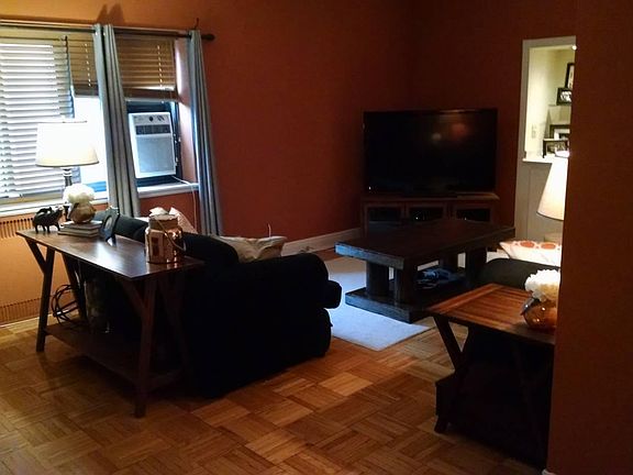 3rd image of 5048 N Marine Dr APT D3