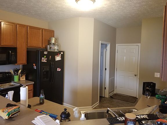 3rd image of 4526 Vineyard Dr