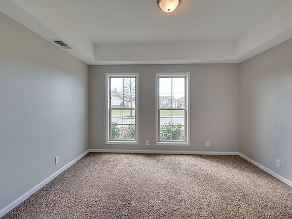 4th image of 150 Matheson Dr