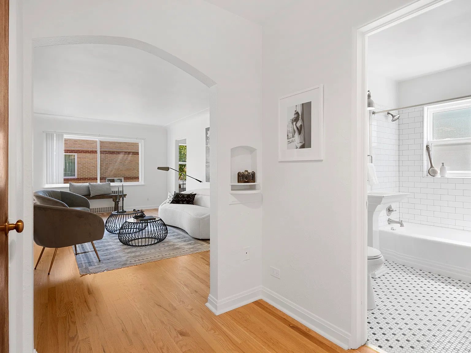 2 bed, 1300 sqft, $2,250 — Photo 4