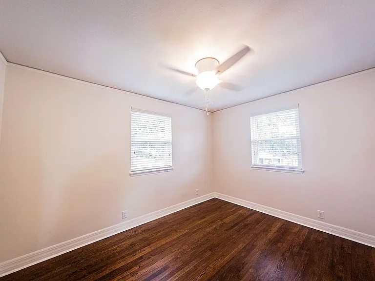 847 Highland Ave — Photo 3