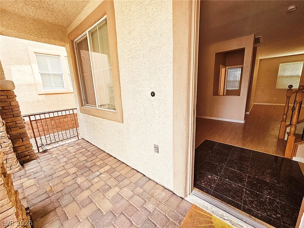 4 bed, 3.0 bath, 2576 sqft, $2,750 — Photo 3