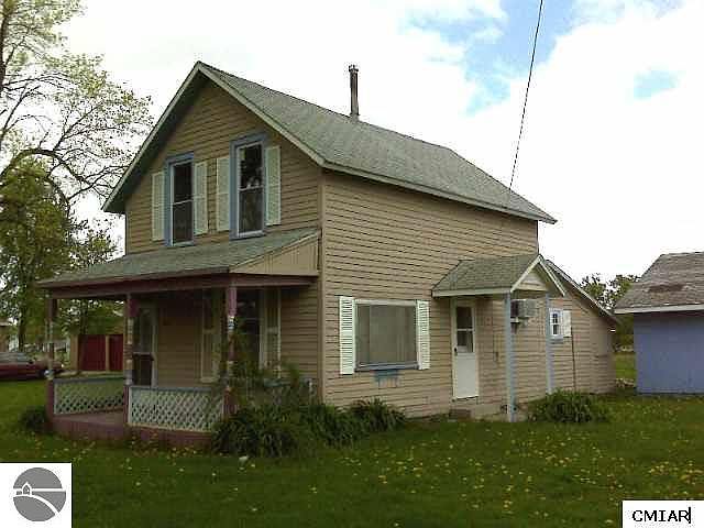 1st image of 240 E Mahoney St