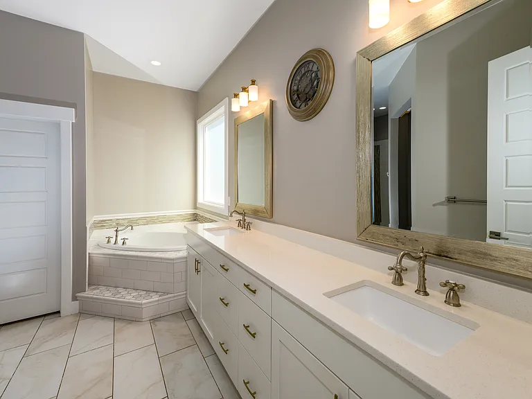 3454 S 2240 E — Photo 15