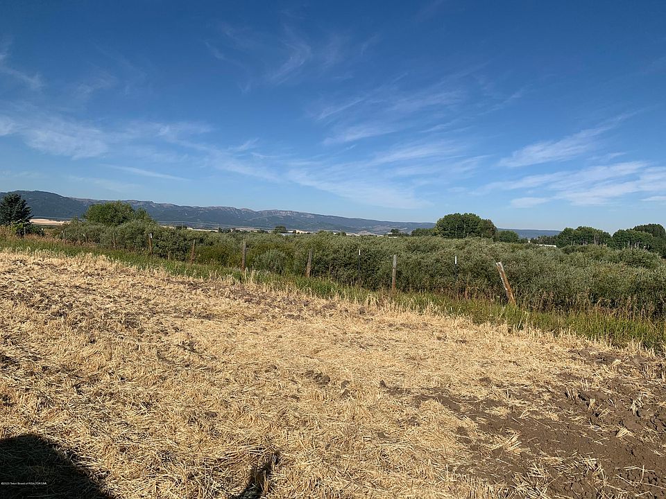 2nd image of 1500 S Highway 33
