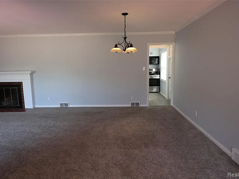 4121 Seminole Dr — Photo 24