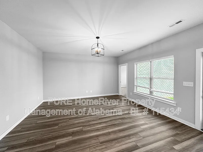 4 bed, 2.0 bath, 1644 sqft, $1,785 — Photo 2