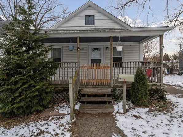 25230 Rose St, Roseville, MI 48066