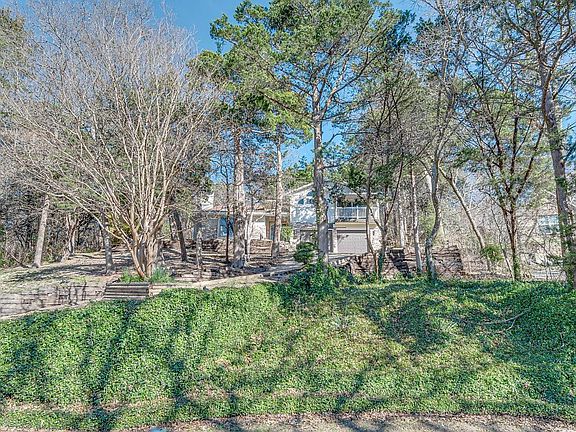 5th image of 922 Sleepy Hollow Dr