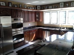17300 Pickwick Dr, Purcellville, VA 20132