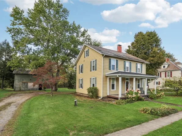 4167 Edinburg Rd N, New Castle, PA 16102