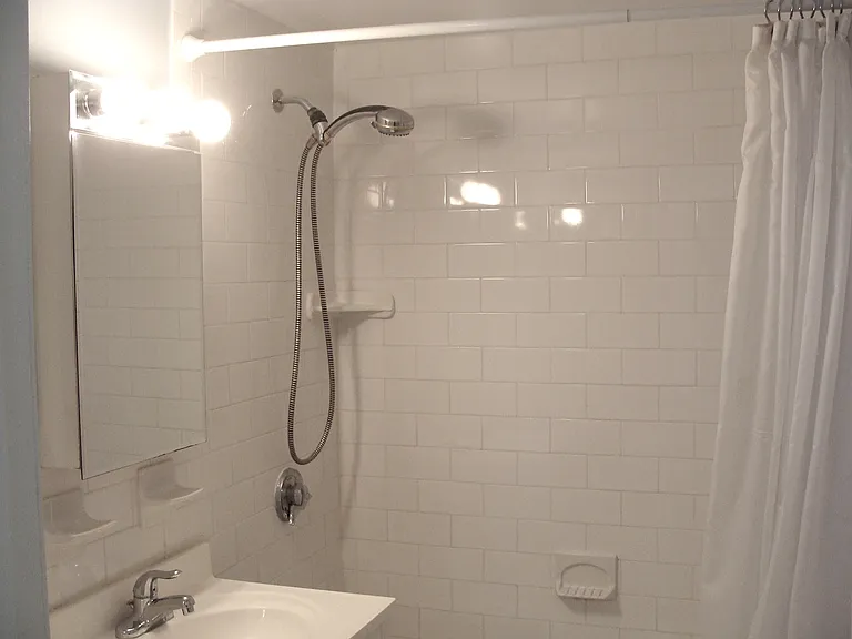 205 Kent St #18 — Photo 16