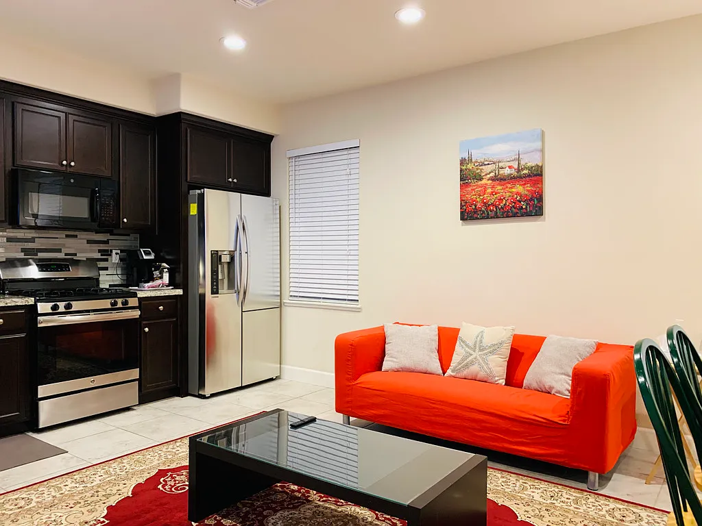 1 bed, 650 sqft, $2,250 — Photo 3