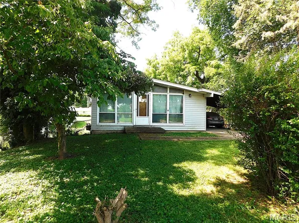 6 Mound Dr, Saint Peters, MO 63376