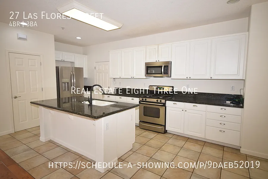 Seaview Ranch 4 bed/ 3 bath Corner Lot Home — Photo 3