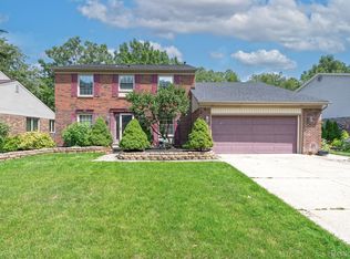 8320 Sandpiper St, Canton, MI 48187