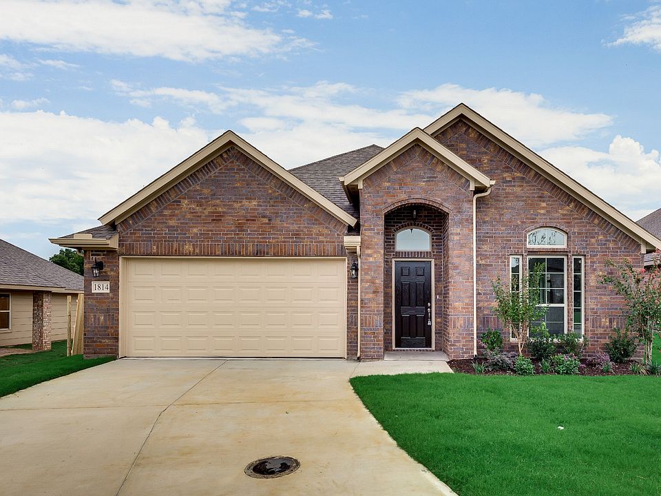 1st image of 1814 Silver Oak Dr