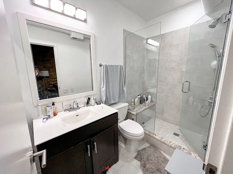 225 W Huron St — Photo 5