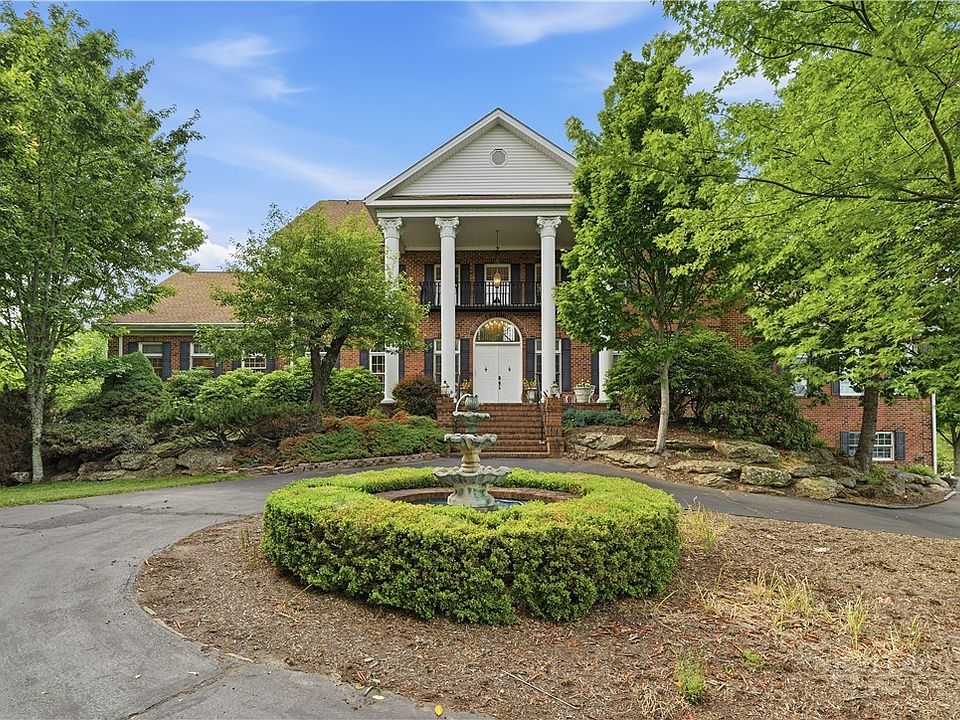 1st image of 2040 Sorrento Drive