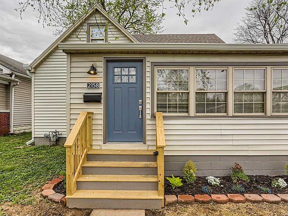 4th image of 2158 E Division St