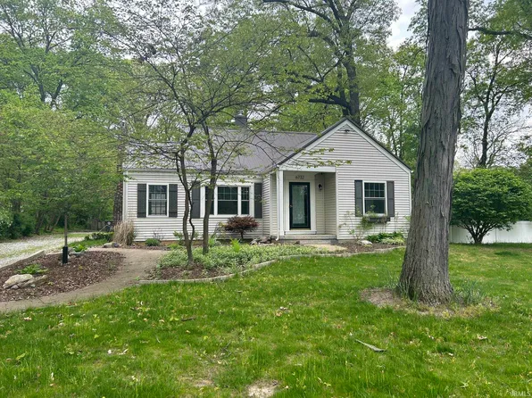 6732 Laura Ln, Fort Wayne, IN 46804