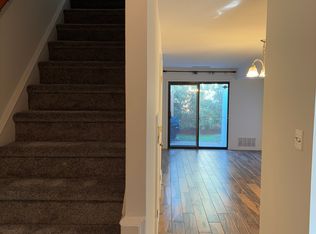 11104 Snug Haven Ln, Fairfax, VA 22030