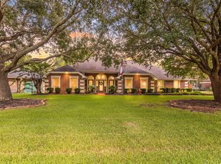 1100 Dawnwood Dr, Orange, TX 77632