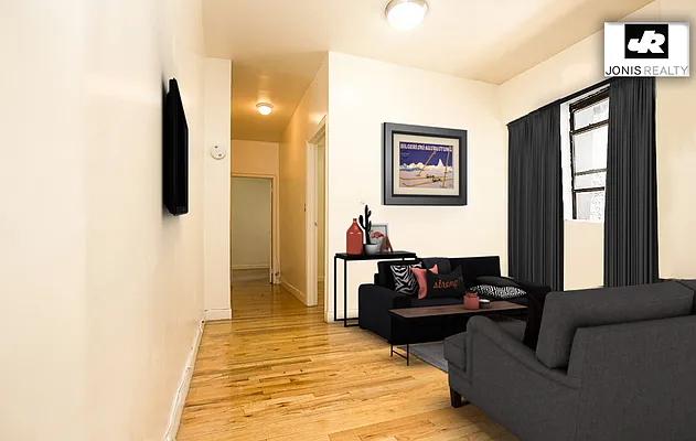 Rented by Jonis Realty | media 6