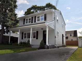 11 S Kensington Ave, Rockville Centre, NY 11570