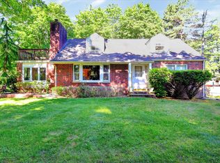 32 Manor Rd, Colts Neck, NJ 07722