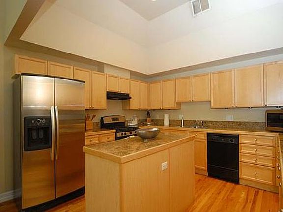 2nd image of 225 N Lincoln St Unit 7