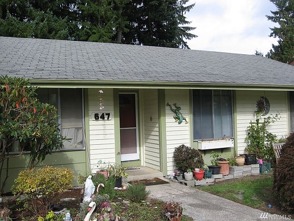 2nd image of 647 NE Conifer Dr