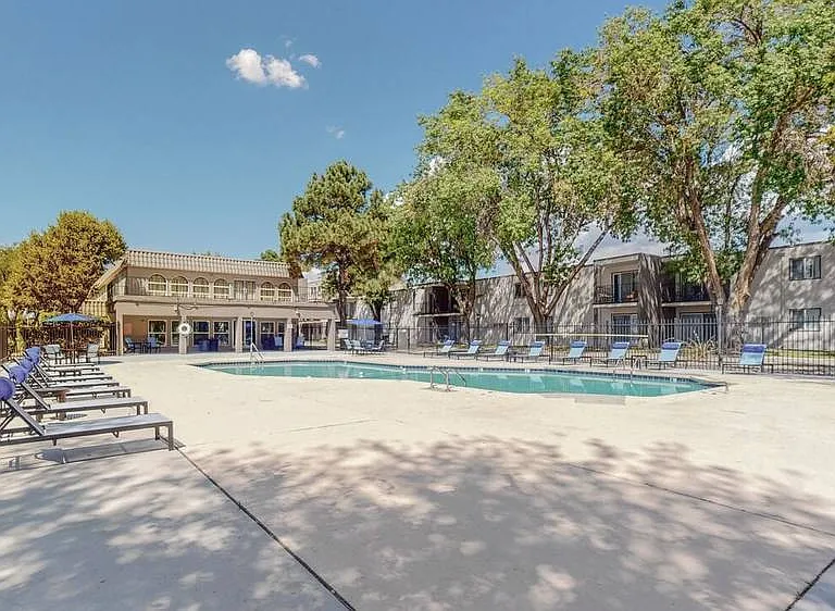 Mont 44 Apartments — Photo 10