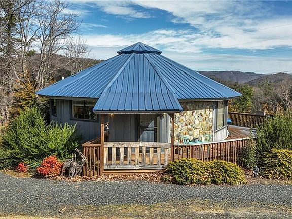 3rd image of 127 Grindstone Ln