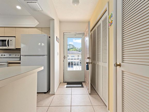 5th image of 2950 SE Ocean Blvd APT 117-8