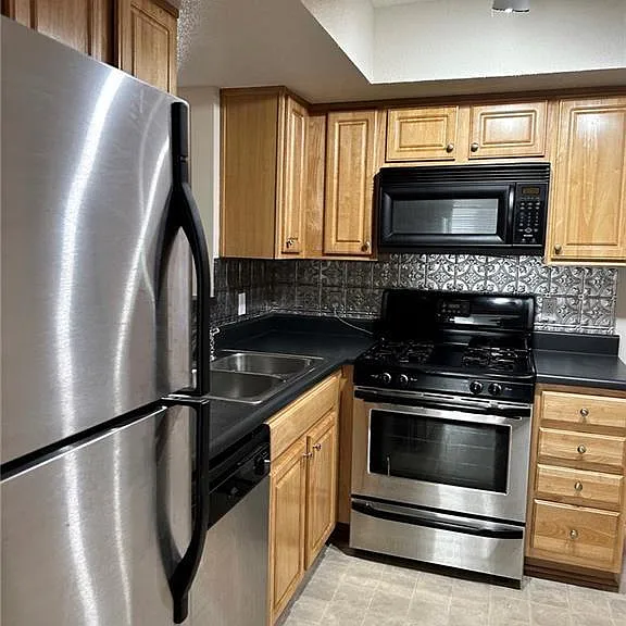 3301 Henderson Mill Rd #E7 — Photo 1