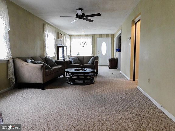 4th image of 1448 W James St