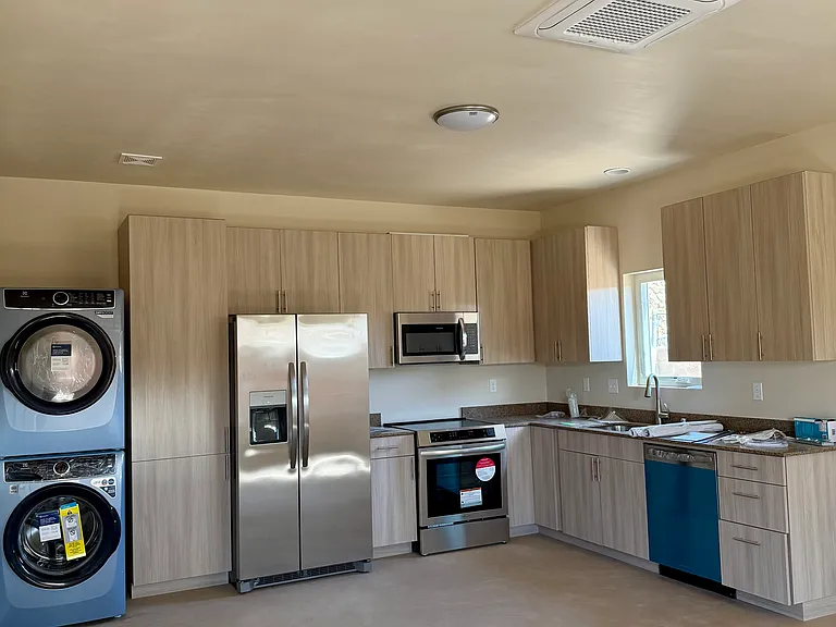 1608 Wilmoore Dr SE — Photo 2