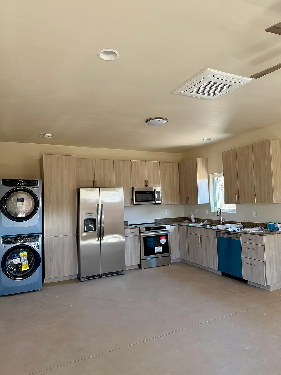 Building Photo - 1608 Wilmoore Dr SE