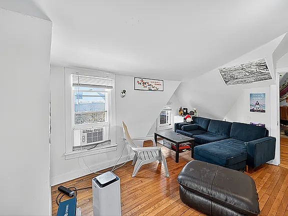 5th image of 1112 Garnett Pl Unit 2