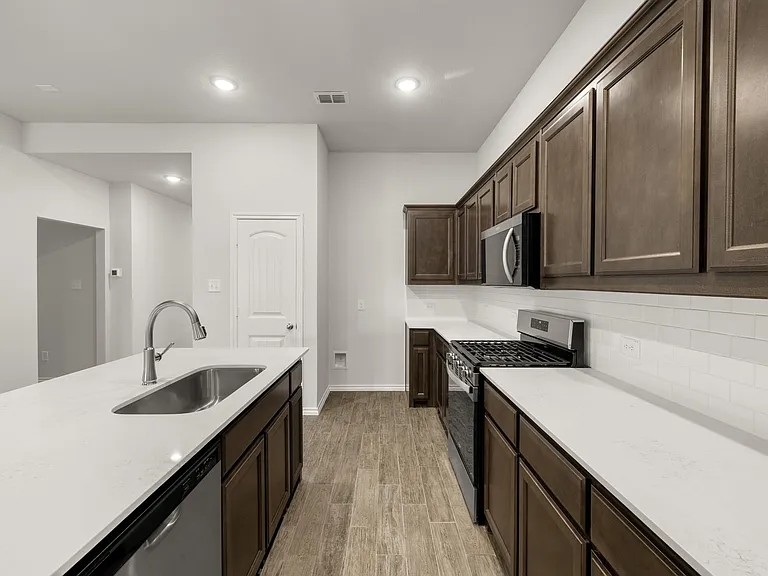 2837 Hay Ln — Photo 3