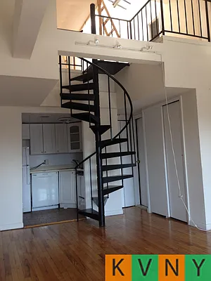 Rented by KVNY Soho | media 24
