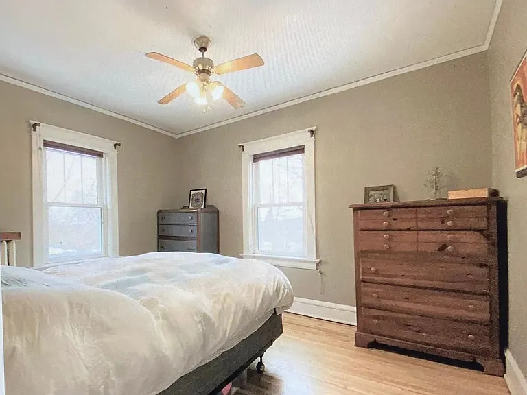 123 E Winona St — Photo 12