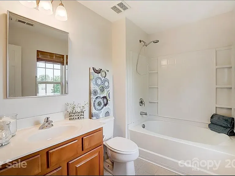 12207 Royal Castle Ct — Photo 5