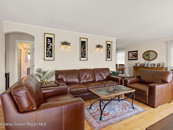 5th image of 412 Vosenkill Road