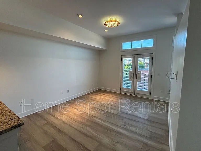 925 Garrett St SE #318 — Photo 12