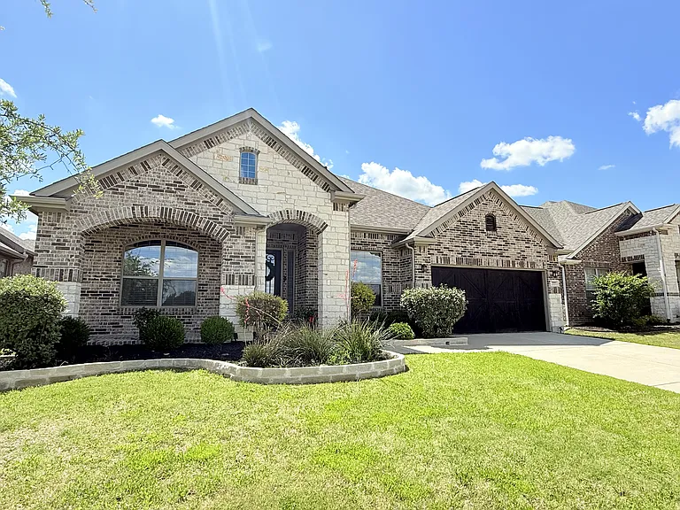 8805 Cedar Basin Dr — Photo 1