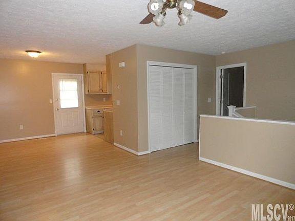 4th image of 3336 Peachtree Pl