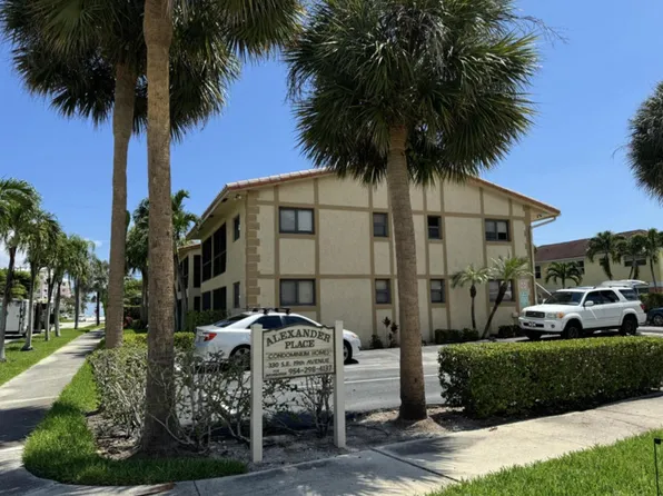 330 SE 19th Avenue #E, Deerfield Beach, FL 33441